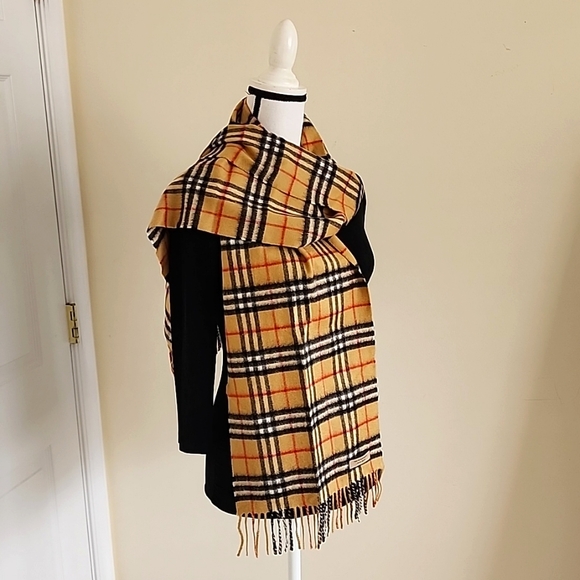 BURBERRY 2023 Cashmere Wide Scarf Classic Nova Check Plaid Unisex NEW - Picture 6 of 8